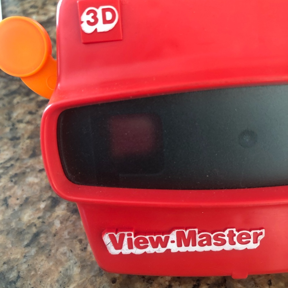 Red View-Master 3D Viewer - Picture 2 of 5